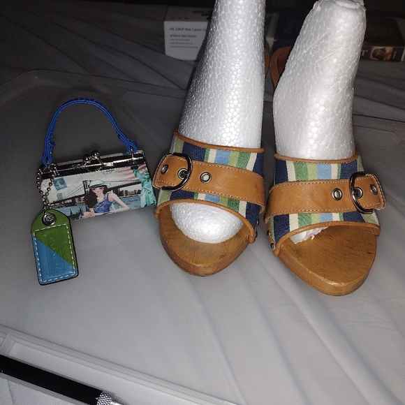 Coach - Picture 9 of 9